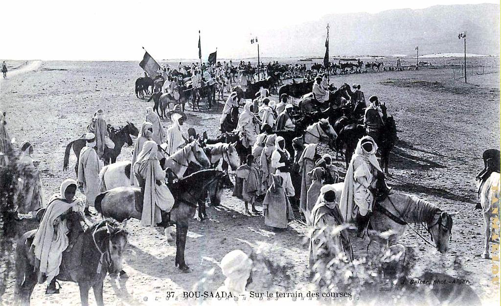 BOU SAADA - SUR LE TERRAIN DES COURSES.jpg